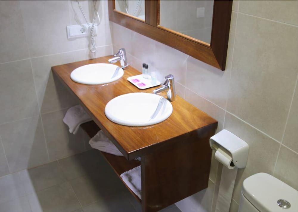 Apartamentos Mar Y Sal La Savina  Exteriör bild